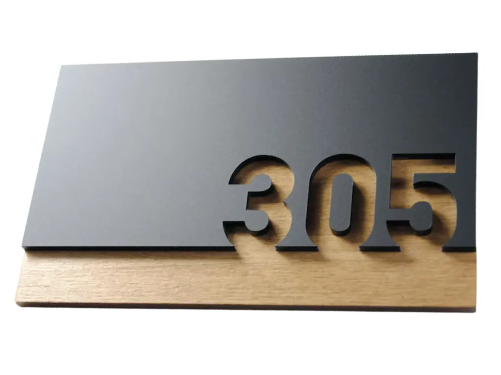 Letrero de número de habitación moderno de madera y acrílico negro / Señalización para hostelería y apartamentos