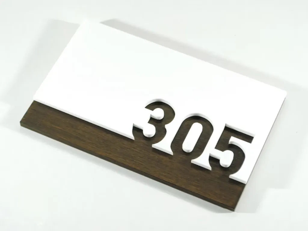 Letrero moderno de madera y acrílico para número de habitación - Señalización para puerta de apartamento de hotel